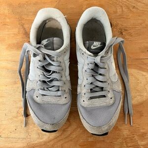 NIKE Internationalist gray sneakers U.S 5 EUR 35.5